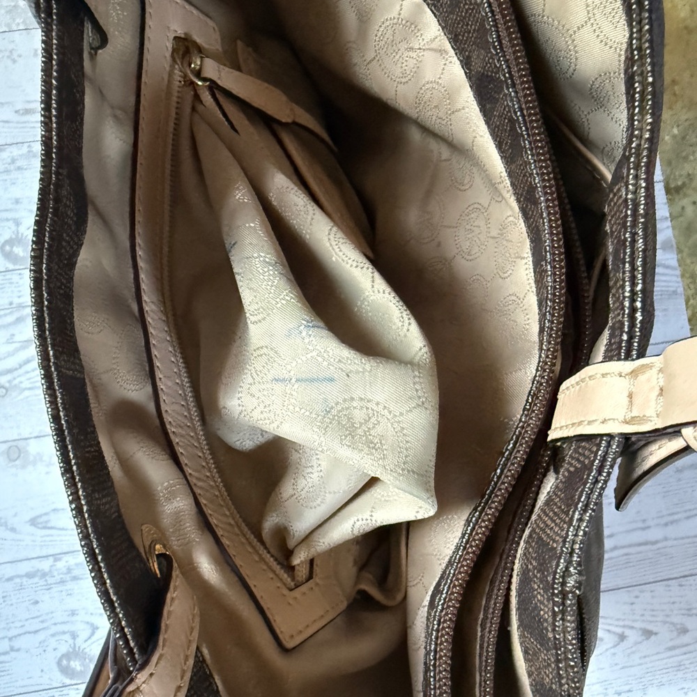 Michael Kors Brown Logo Tote with Tan Straps and Gold Charm FLAWED - Picture 11 of 11
